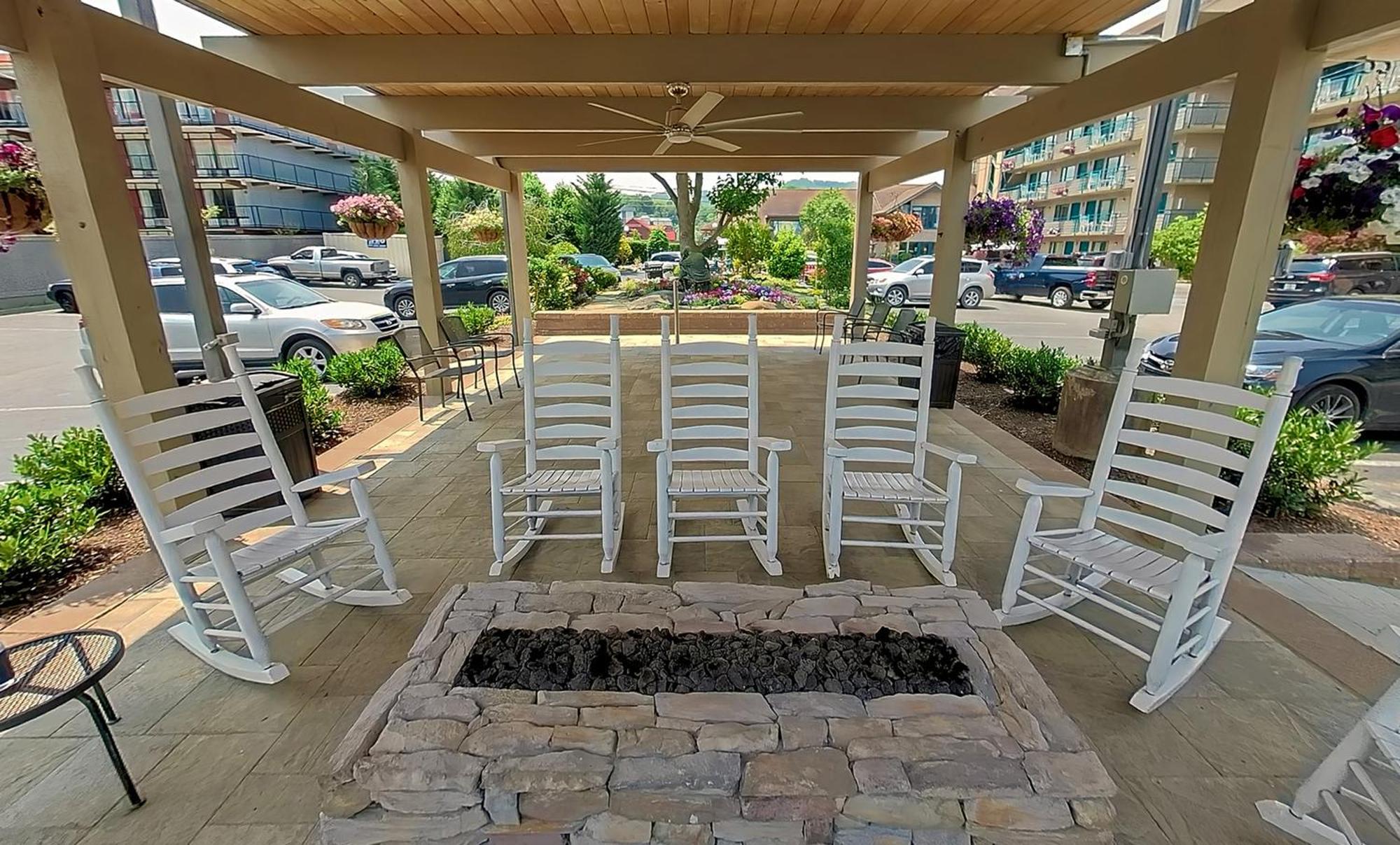Arbors At Island Landing Hotel & Suites Pigeon Forge Exterior photo